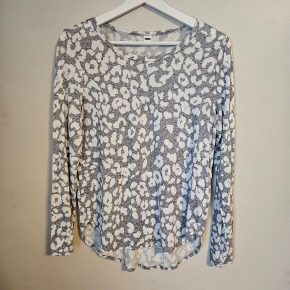 Old Navy Top Long Sleeve Gray White Leopard Print Business Casual Neutral Animal - Picture 1 of 7